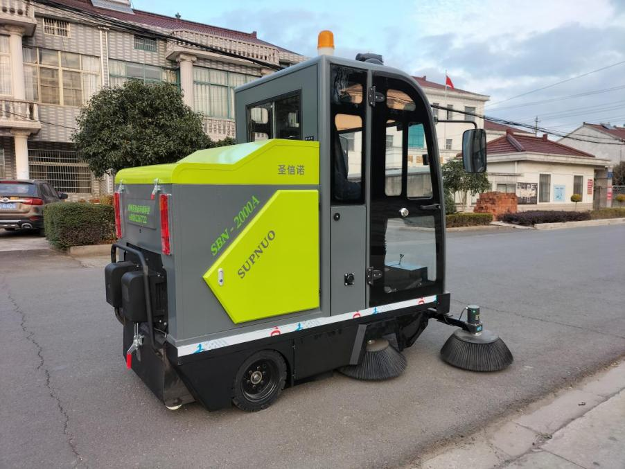 长兴龙建清扫车_0